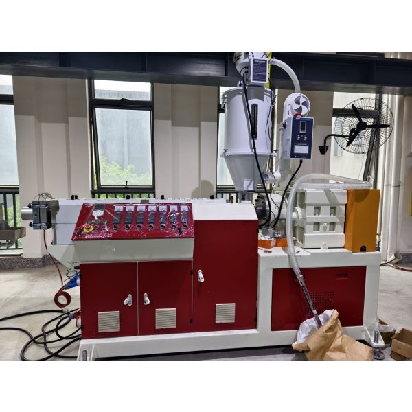 Ligne de production de bandes de guidage de lumière en PU