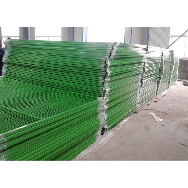 Powder Coated Red Construction Site Fencing Panels 6'x9.5' Mesh 50mm*100mm diameter 2.5mm wall thick 1.00mm