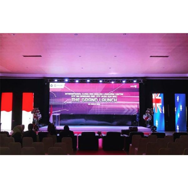 Curvilinear SMD2121 Indoor Rental LED Display HD Lightweight Panel For Stage
