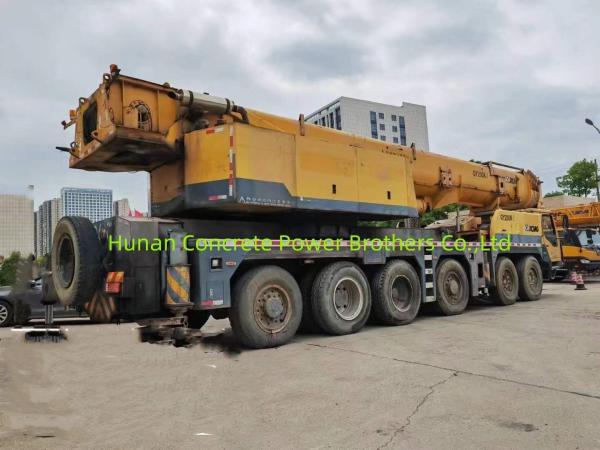 Crane mobile à quatre bras QY200K-1 2013 utilisée Xg 130t Crane télescopique montée sur camion