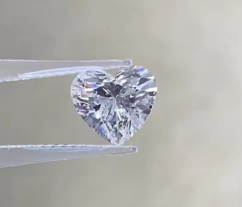 Diamants synthétiques certifiés en forme de cœur 2CT Cvd Fabriqué en laboratoire Diamants incolores