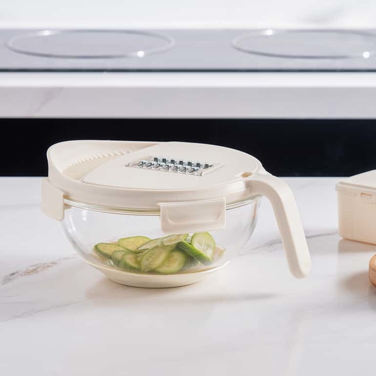 2000ml Capacity Borosilicate Glass Bowl with 5-in-1 Grater Set and Non-slip Silicone Base for Food Prep