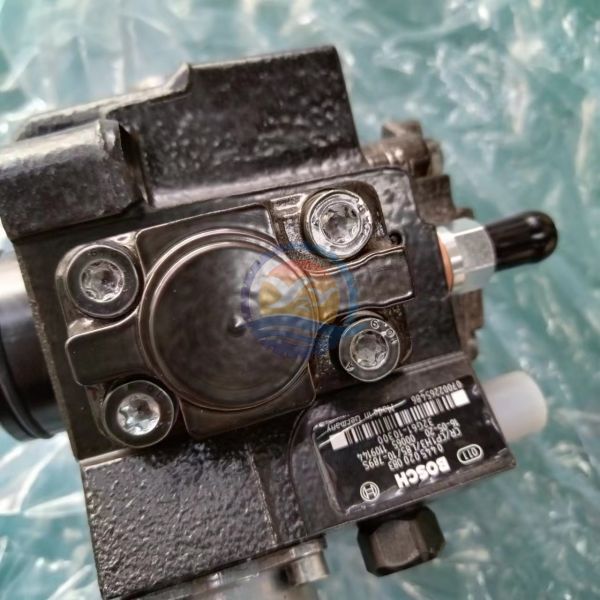 SK130-8 SK140-8 SK135SR Diesel Fuel Pump D04FR Fuel Injection Pump 32G61-00300 VA32G6100300 VA32G61-00300 0445020083 for Kobelco