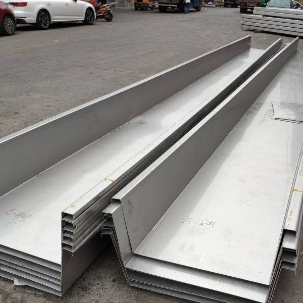 Corrosion Resistant Stainless Steel Drain Gutter with Bright Surface and Custom Cutting for House Roof Application