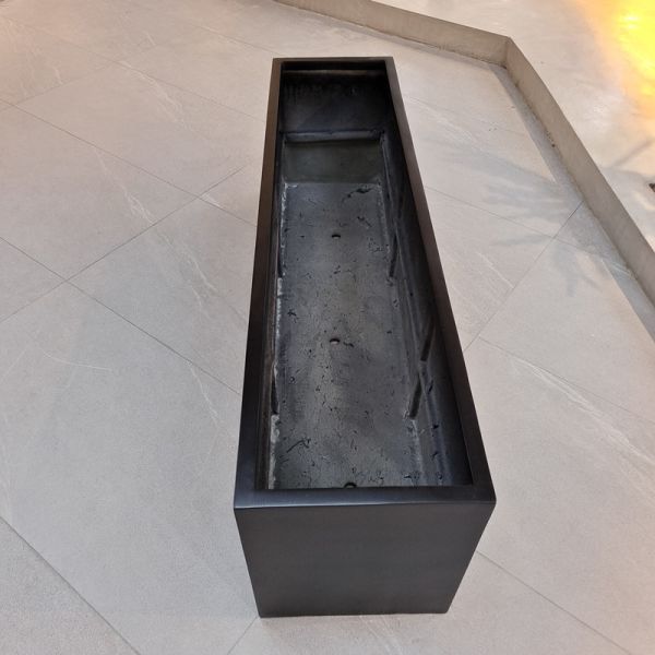 Matte Garden Fiberglass Flower Pots Black Color For Outside