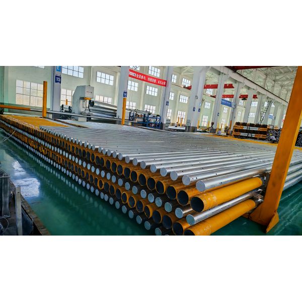   POTEAUX EN ACIER TUBULAIRE DE 11 MÈTRES  POTEAUX EN ACIER POUR ESCALIER IRAKIEN À TENSION