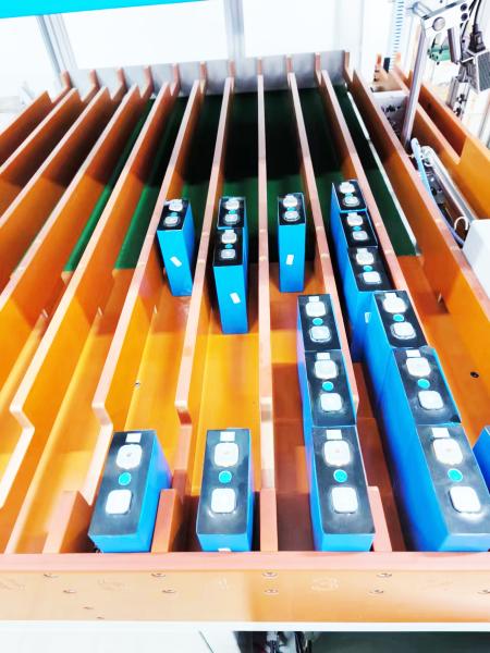 Máquina de clasificación de células de cáscara de aluminio prismático 2000PCS/H AC220V