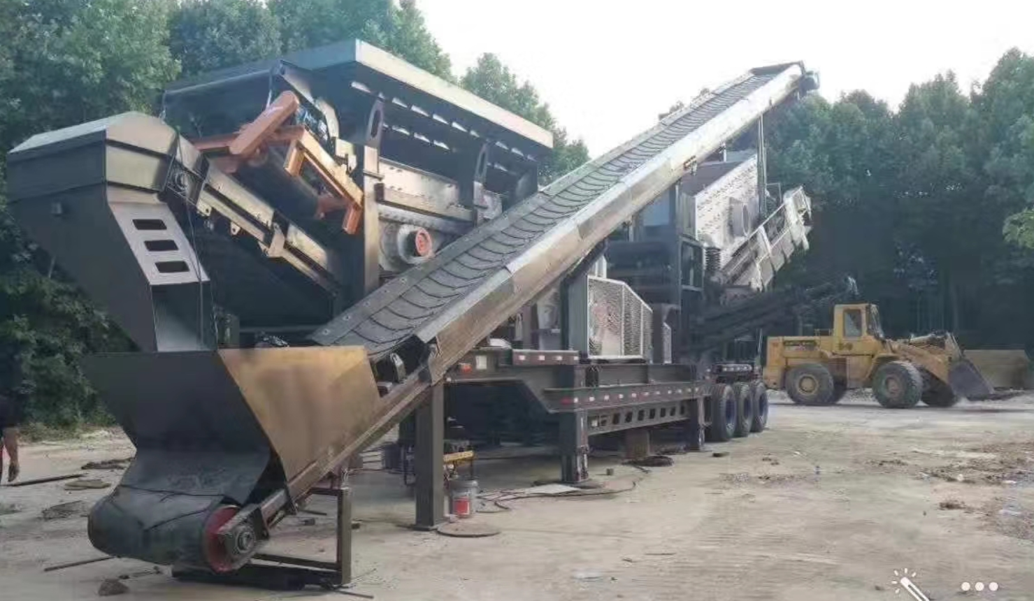 Дробилка станции дробилки 3YZS1848 Crawler ISO9001 мобильная Y3S21608F1315 мобильная, портативный задавливая завод