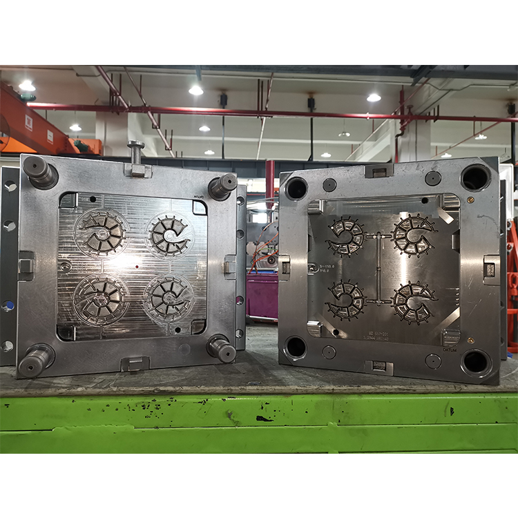 Самая информация инжекционного метода литья 4 частей Cav пластиковая к PL с Subgate