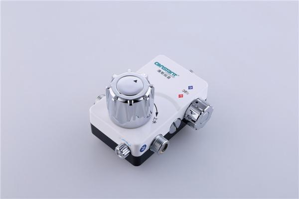 Hotel Silver Thermostatic Shower Mixer Valve High Sensitivity Copper Core Corrosion Resistance