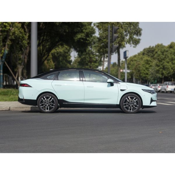 Электротранспорт компакта P5 Xpeng умной энергии автомобилей седана EV новой белый