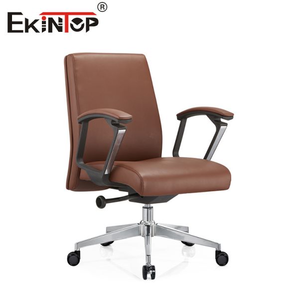 Удобство и стиль Высококачественный кожаный стул для требовательных специалистов