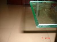 Construction de structures solides en verre trempé avec bord incurvé à 45 degrés