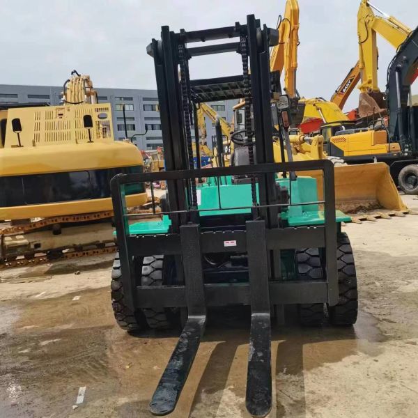 7 tonnes de chariot élévateur Mitsubishi FD70