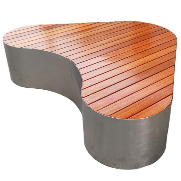 Outdoor Heart-Shaped Solid Wood Bench Garden Metal Frame Bench