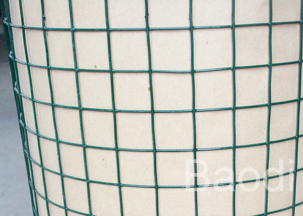 Green Vinyl Coated Welded Wire Mesh Roll Outdoor 16 Gauge For Poultry Fencing