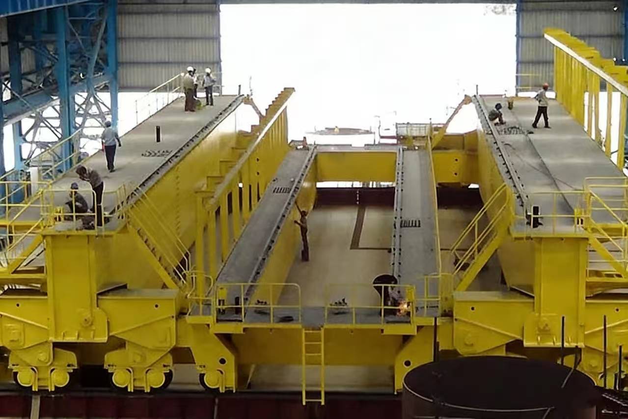 Heavy Duty YZ Casting Overhead Crane Double Girder Overhead Crane for Metallurgical Industry Casting Use