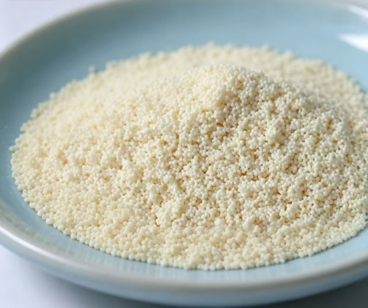YZ010 Waste Water Treatment Adsorbent Resins 0.40–0.70mm for Phenol Removal