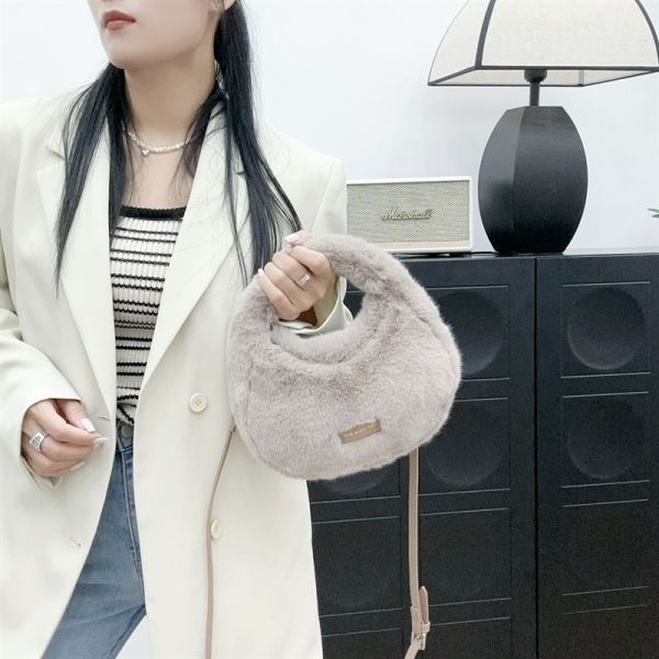 Winter Brown Mini Fox Fur Handbags Long Chain Fluffy Fur Bags for Sophisticated Women