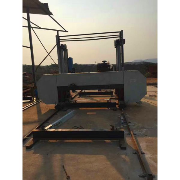 Машина лесопилки большого лесопильного завода ленточной пилы Dia мельницы 2500mm ленточной пилы деревянного автоматическая