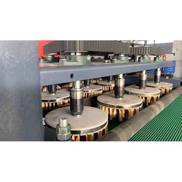 Solution de porte en bois Travail du bois industriel Machine CNC de ponçage du bois