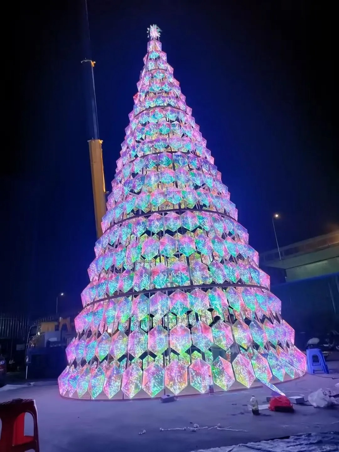 3D Christmas Hologram Tower - Cutting-Edge Stainless Steel Tech Art for Commercial Use