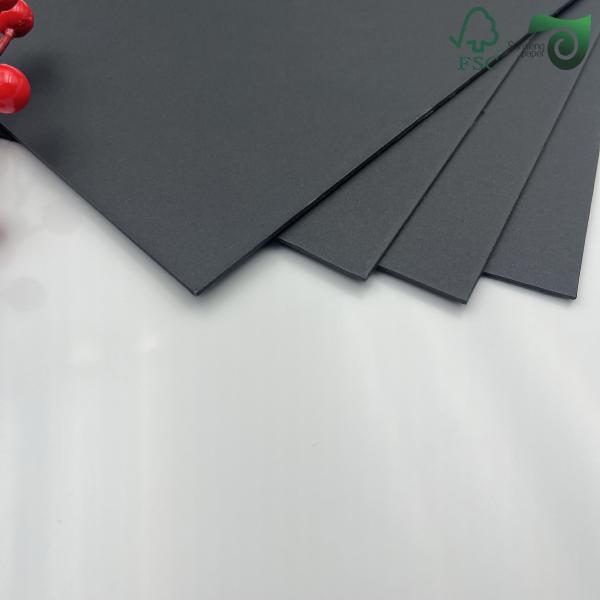 FSC 150gsm 180gsm Black Card Paper Fold Resistant 70cm 100cm For Shopping Bags