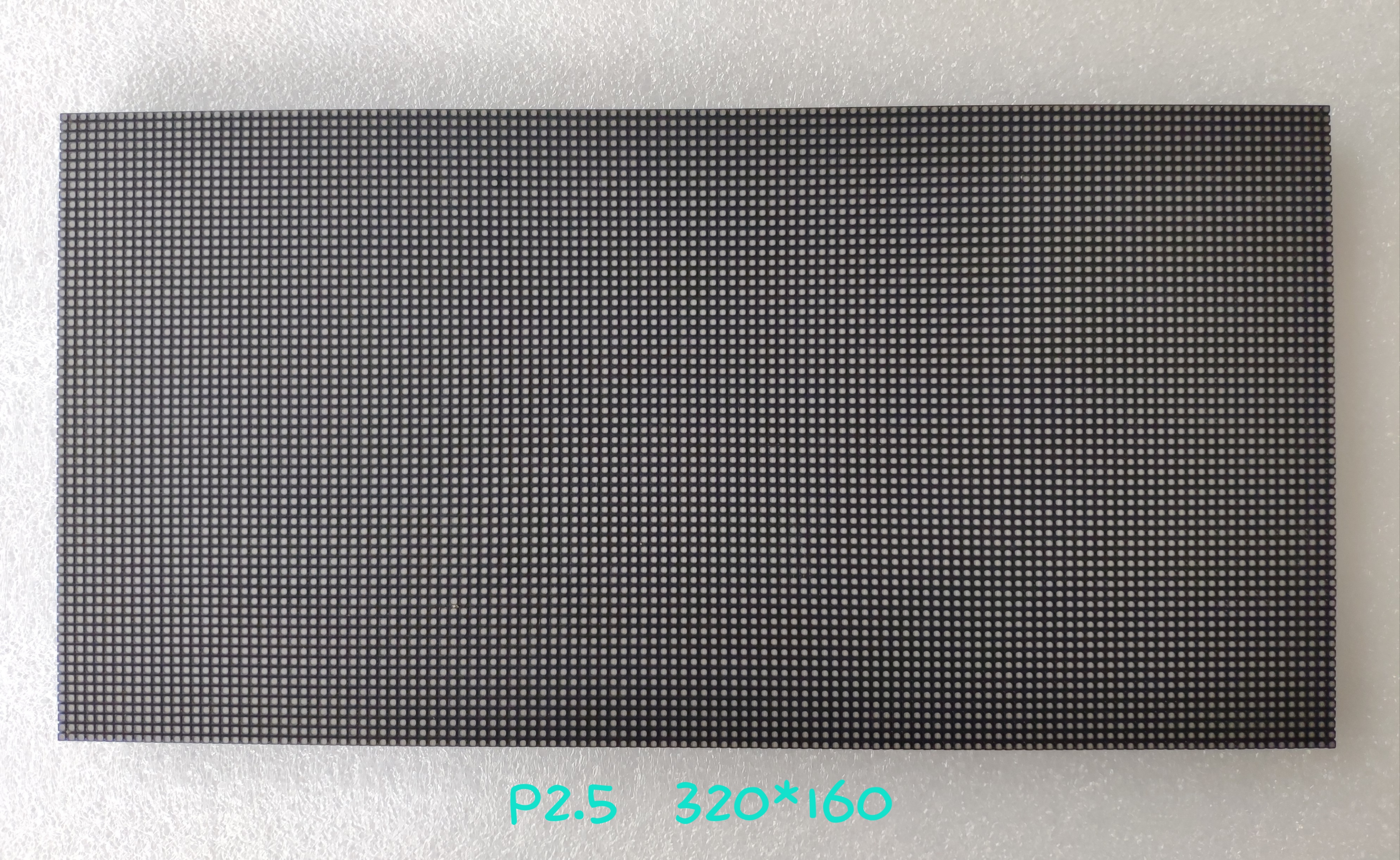 тангаж 3840Hz пиксела 2.5mm держатель стены экрана приведенного обновленного тарифа для встречи