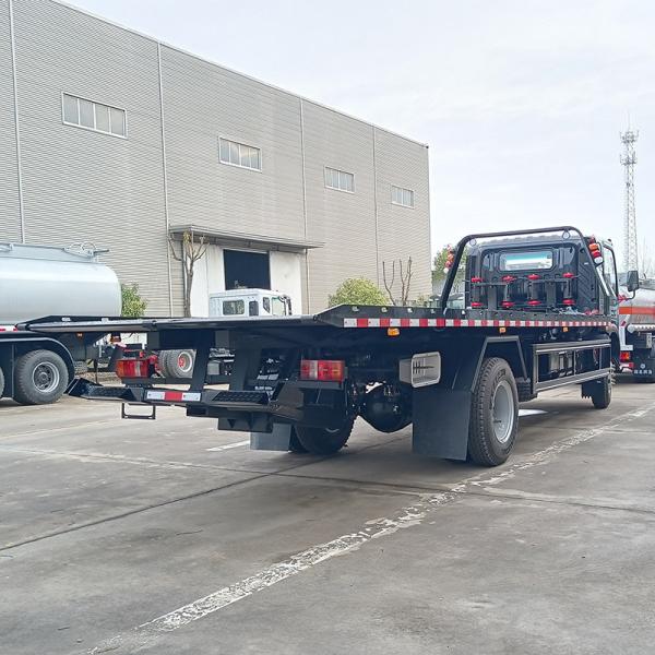 HOWO 4x2 Emergency Recovery Truck with 21m Steel Cable, ABS Brakes, 5.6m Anti-Slip Platform