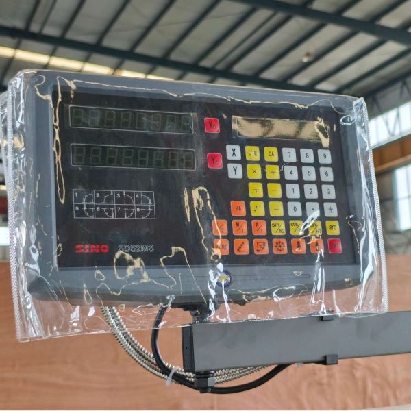 CA6140 High-Precision Manual Lathe - 400mm Swing Over Bed