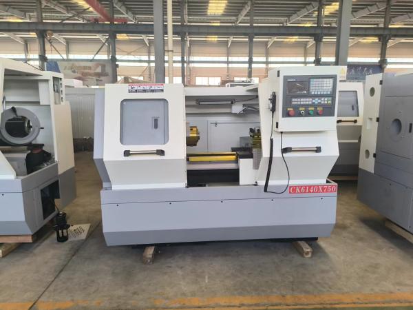 フラットベッド CK6140 CNC旋盤機 750/1000mm 距離 4ポジション電動工具台