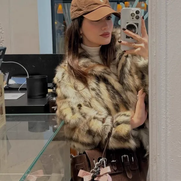 Synthetic  Dry Clean  Short Fur Coat Trendy Eco Faux Fur Collar Coat