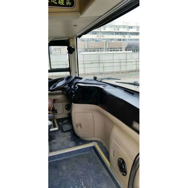 105000KM 2010 Wechai Motor 4 Wheels Disc Brake Yutong Second Hand Tourist Bus
