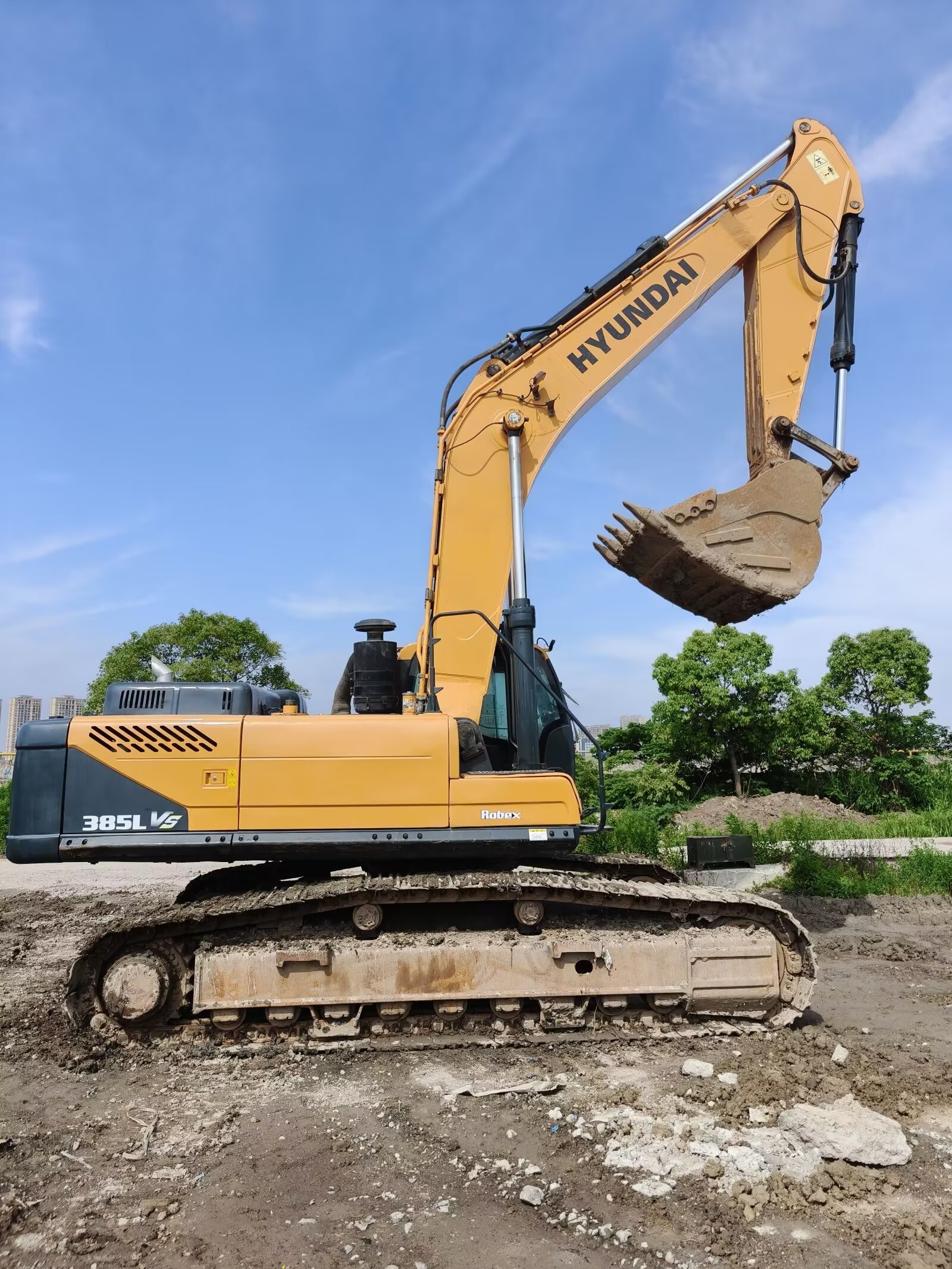 Подержанный экскаватор Hyundai 385L из Китая