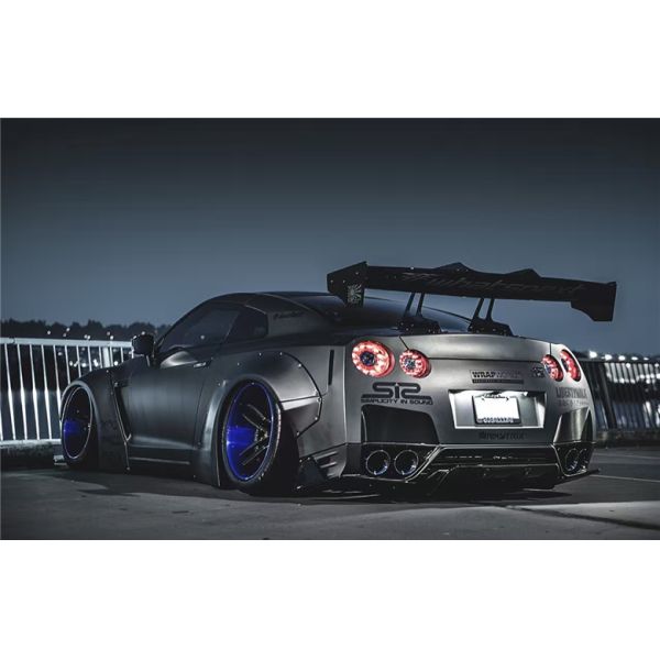 Silver GTR Nissan Body Kit LB Style Spoiler Pour voiture