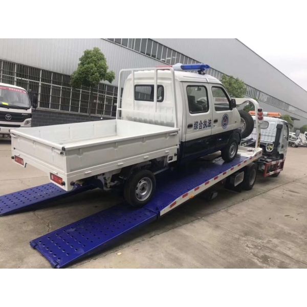 Hydraulic Middle Duty Road Wrecker Truck / Small 4x2 Flatbed Tow Truck
