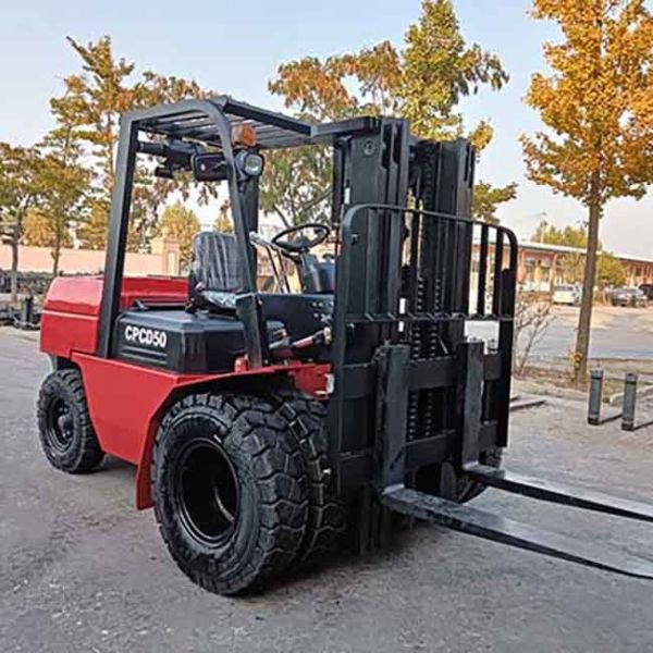 Double Front Tires Gasoline Forklift Nissan GK25 5 Tonne Counterbalance Forklift