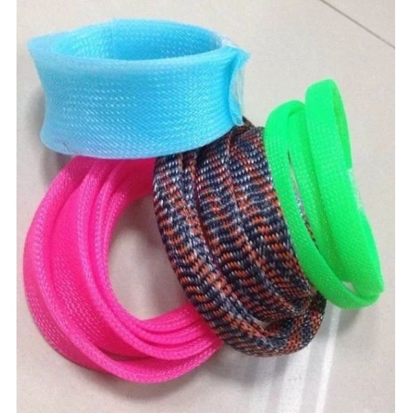 Заплетенное расширяемое Слевинг предохранение от кабеля, чернота любимца автомобиля расширяемая заплетенная Слевинг