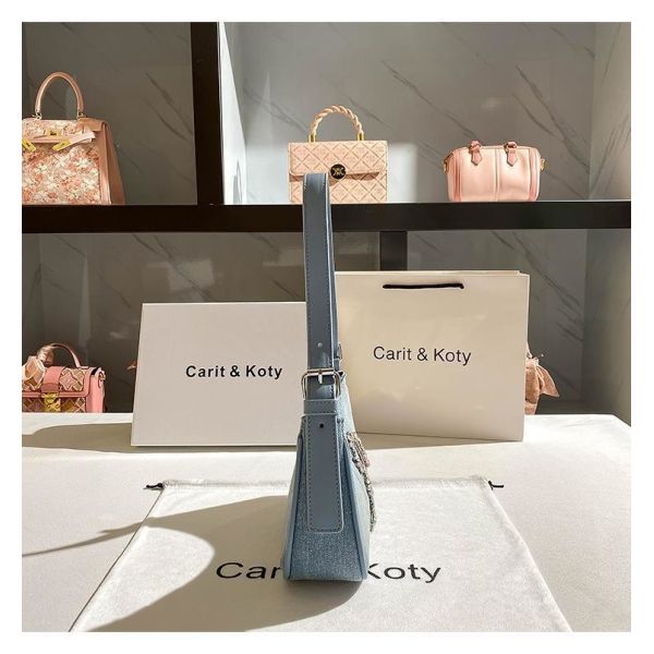 Stylish Heart-Shaped Denim Handbag for Women Single Handle Zipper Closure Cotton Lining