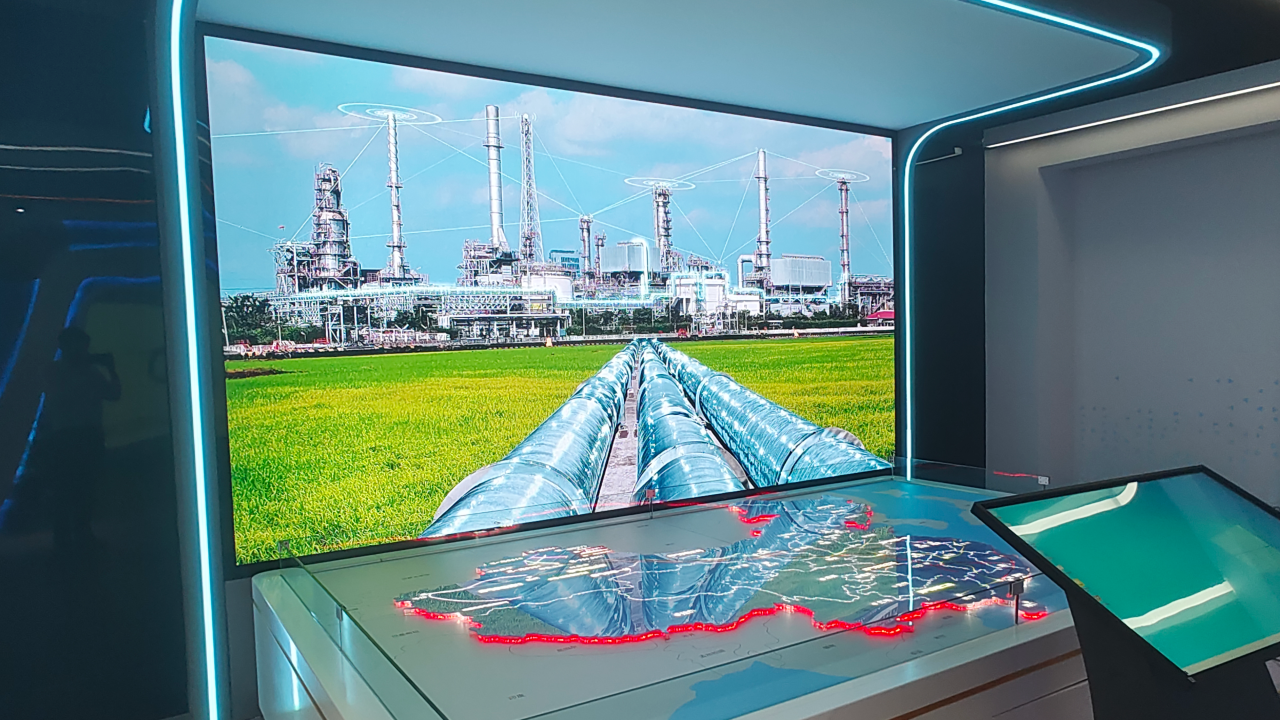 Indoor Ultra High Definition Small Pitch LED Screen Display P1.86 Seamless Splicing