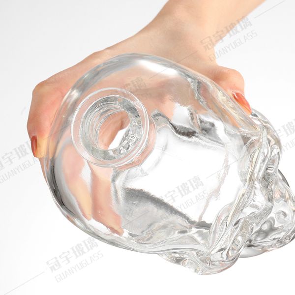 180ml 200ml 300ml 400ml 750ml Glass Bottle With Cork Cap Skull Design For Wine Lovers