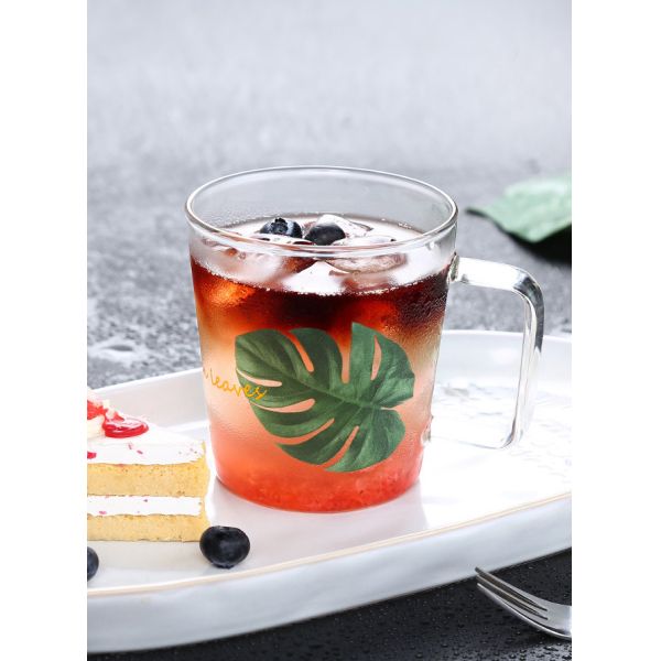 Высокий размер кофейной чашки боросиликатного стекла подгонянный красочный с ручкой