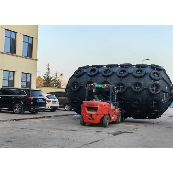 Pneumatic Marine Fender Yokohama Inflatable Natural Rubber Fender With Chain Net