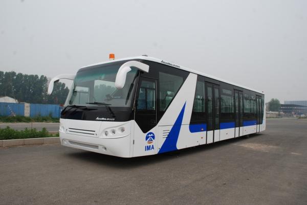 White / Red / Yellow Airport Passenger Bus , 4 Stroke Diesel Engine Bus