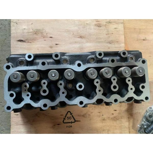 Complete Cylinder Head For ISUZU C240 5-1111-0207-0 Diesel 8V / 4CYL
