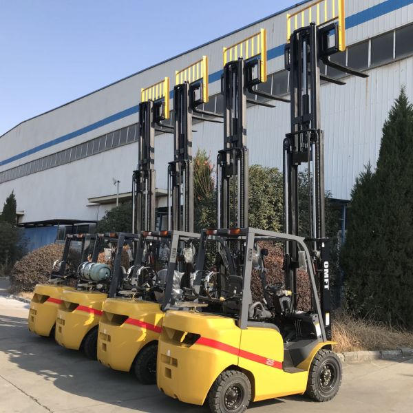 4Ton Gasoline LPG Hydraulic Lifter Forklift Perfect for Various Applications