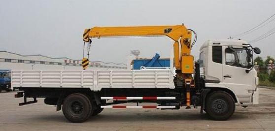 Customized Special Purpose Trucks Dongfeng 5 Ton Crane Truck For Cargo