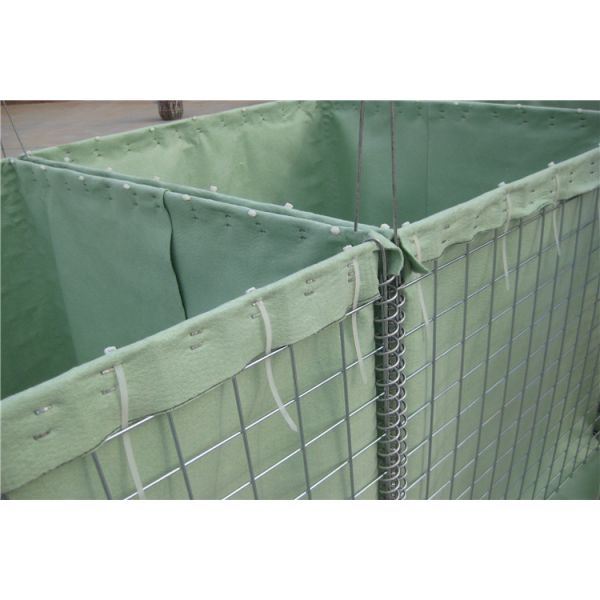 4mm 5mm Hesco Barrier Bastion Wire Cages Strong Tensile Strength