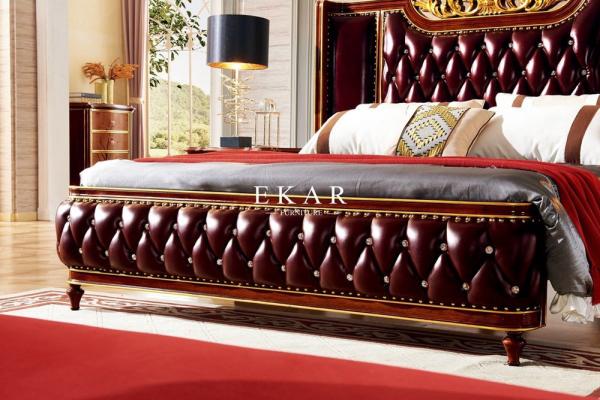 Classic Design Solid Wood Bedroom Furniture Antique Luxury Carved Wooden Bed