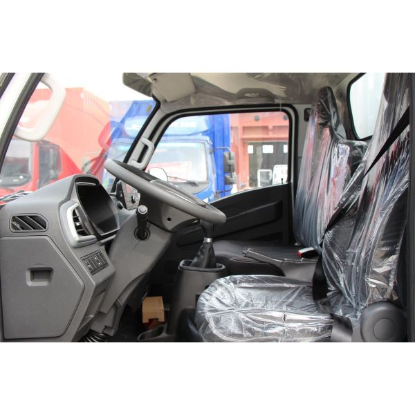 Van Cargo Truck SAIC Mini Truck 13.5m³ Box Single Cab Leaf Spring Diesel Engine For Africa